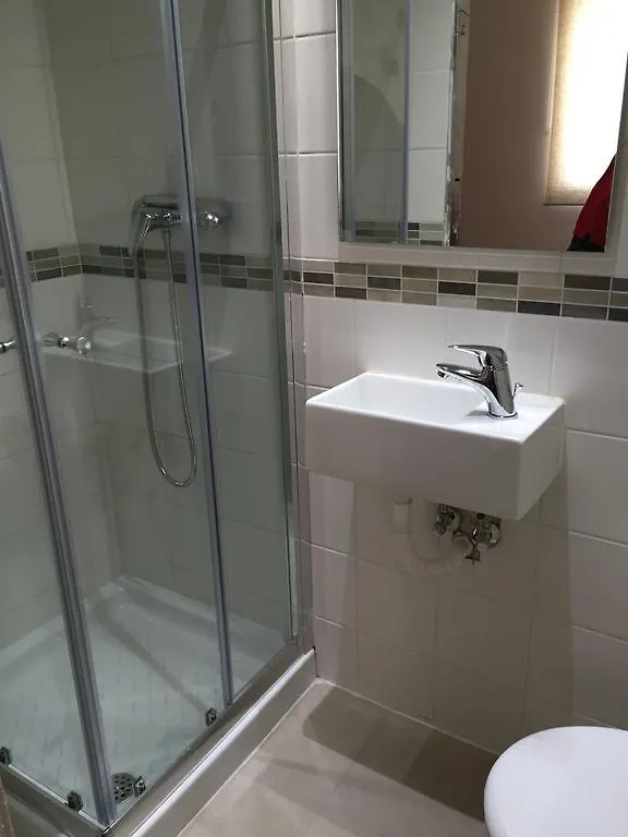 Malta Rent Rooms Gzira 2*,  Malta
